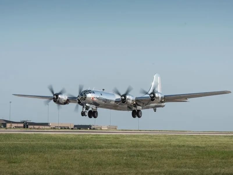 B-29 Superfortress Check List V908546