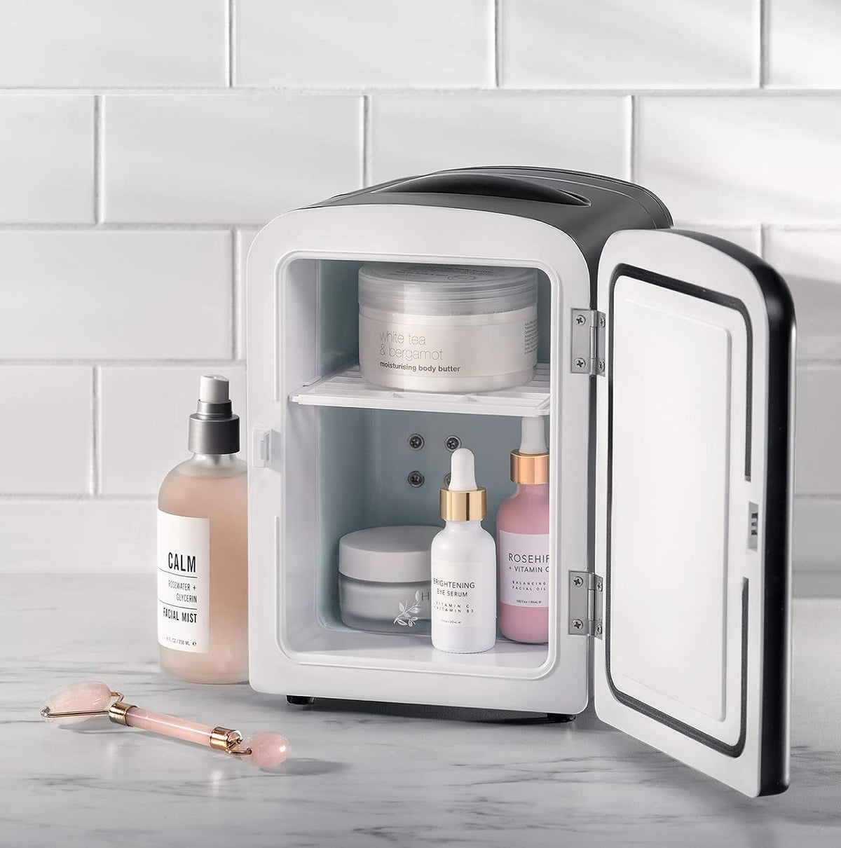 Black Portable Mini Fridge 4-liter Z102